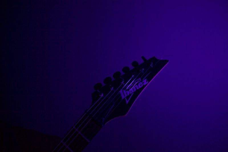 Vendita di chitarre acustiche e elettriche